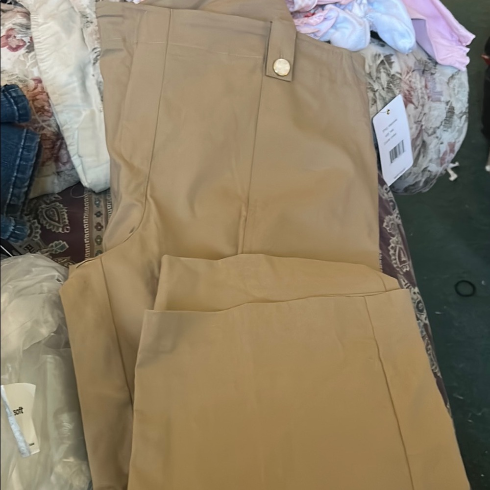 Nwt sz 18w Zac & Rachel ran Bermuda length stretch pants